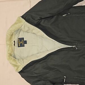 Woolrich Vintage Black W/Sherpa Cuffs Women's Jacket Size Medium